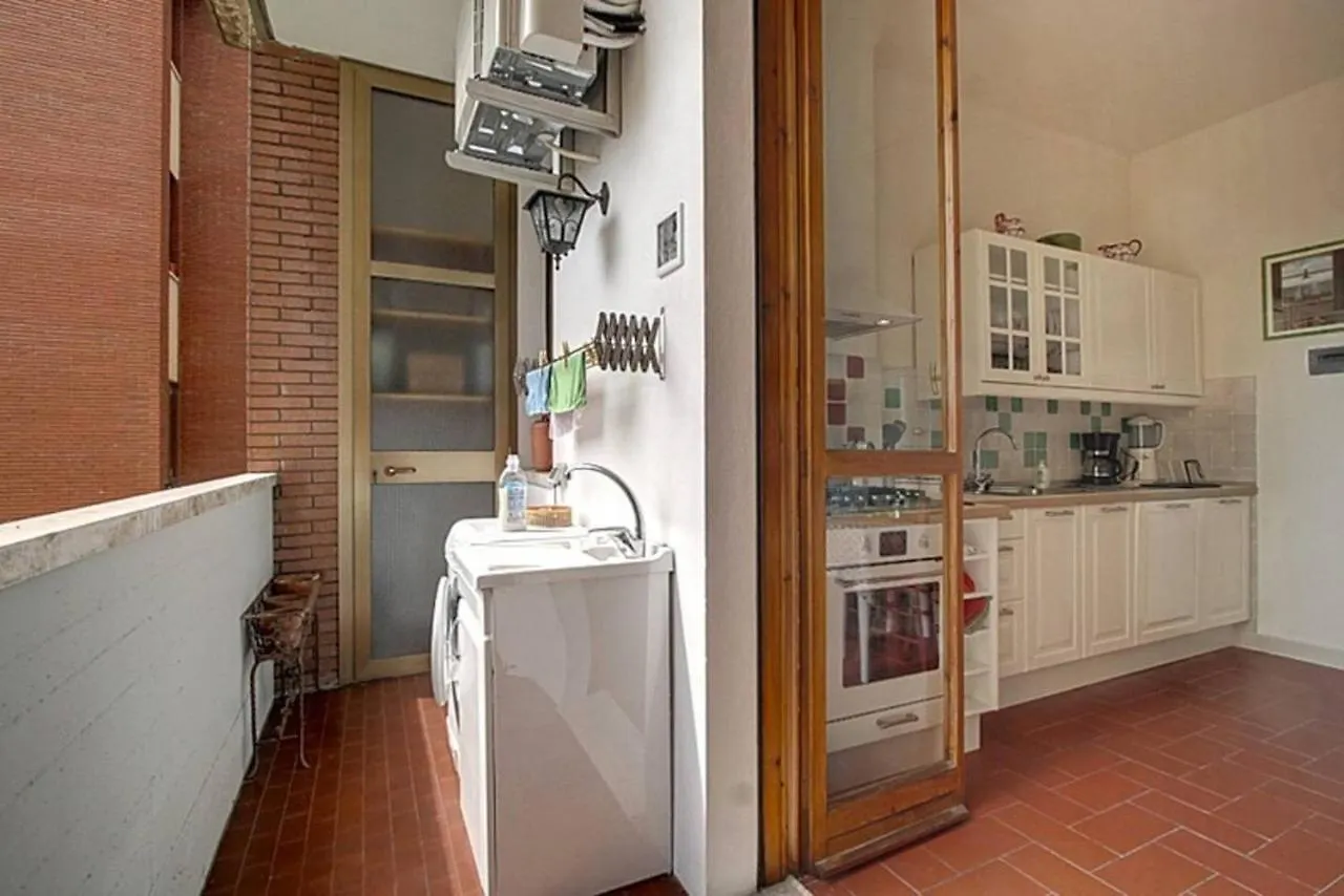 Frati Bigi Apartment With Parking Florence