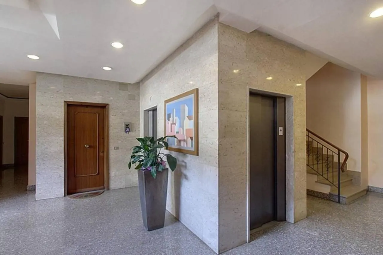 Frati Bigi Apartment With Parking Florence
