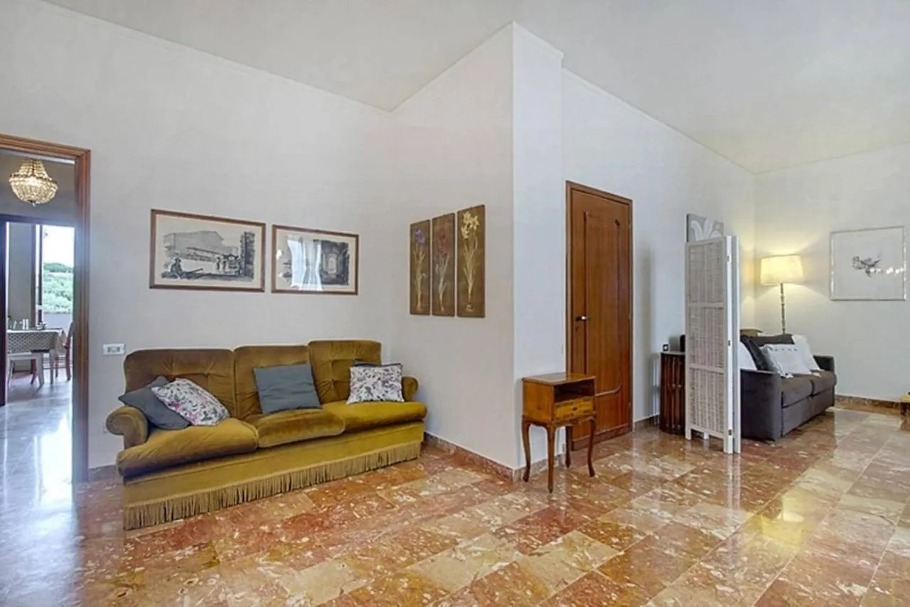 Frati Bigi Apartment With Parking Florence