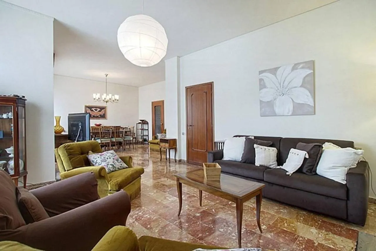 Frati Bigi Apartment With Parking Florence Italy