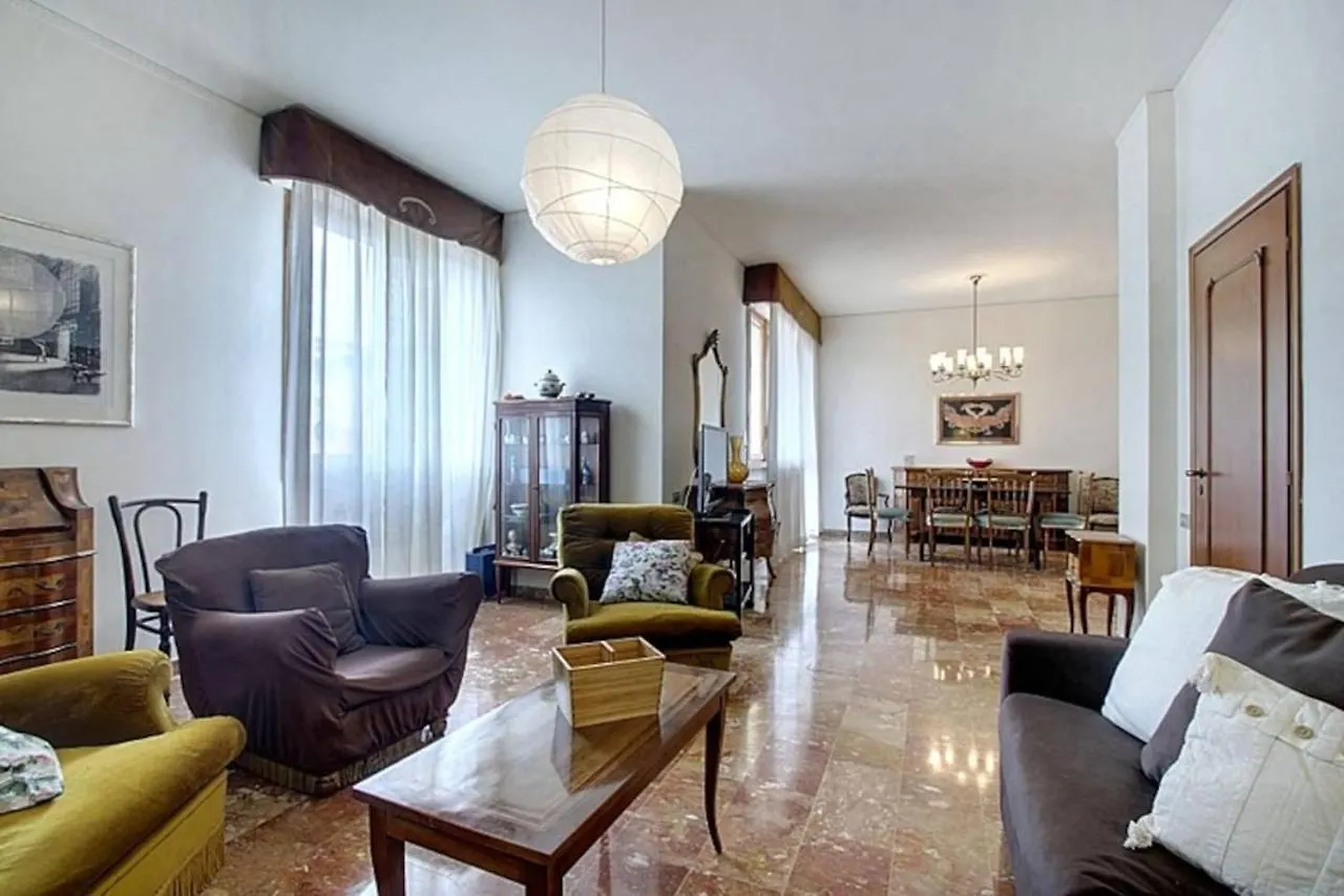 Frati Bigi Apartment With Parking Firenze