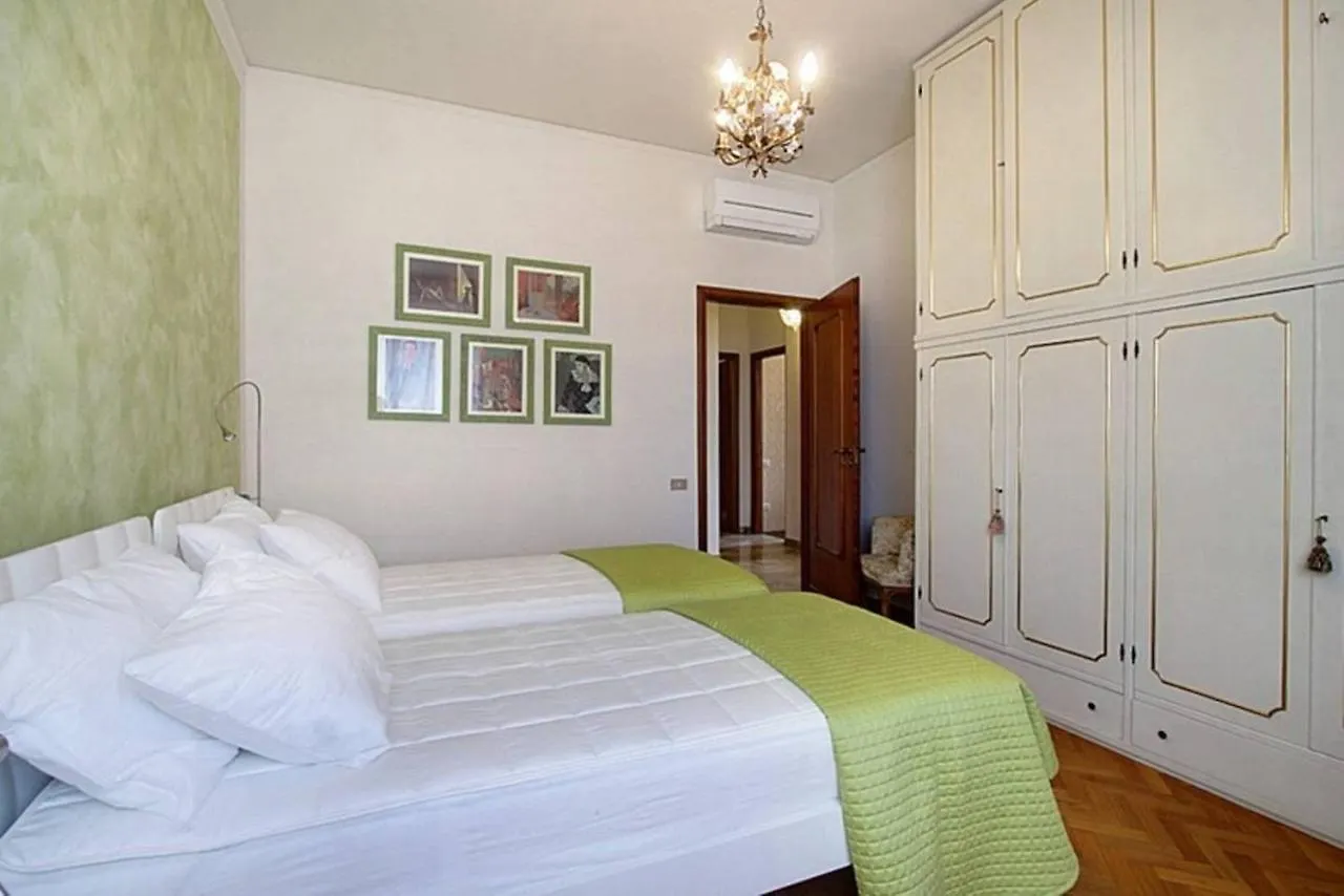 Frati Bigi Apartment With Parking Florence 0*,  Italy