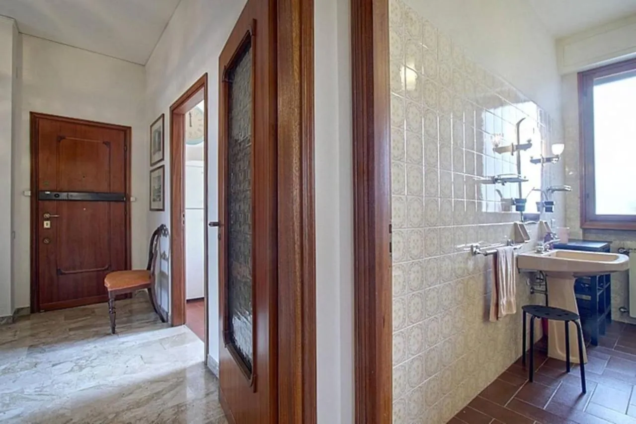 Frati Bigi Apartment With Parking Florence