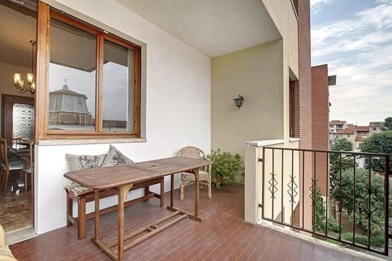 Frati Bigi Apartment With Parking Florence Italy